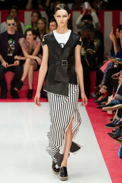 Look 8